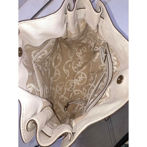 MICHAEL KORS HAMILTON LARGE IVORY LEATHER SHOULDER BAG - Picture 14 of 16